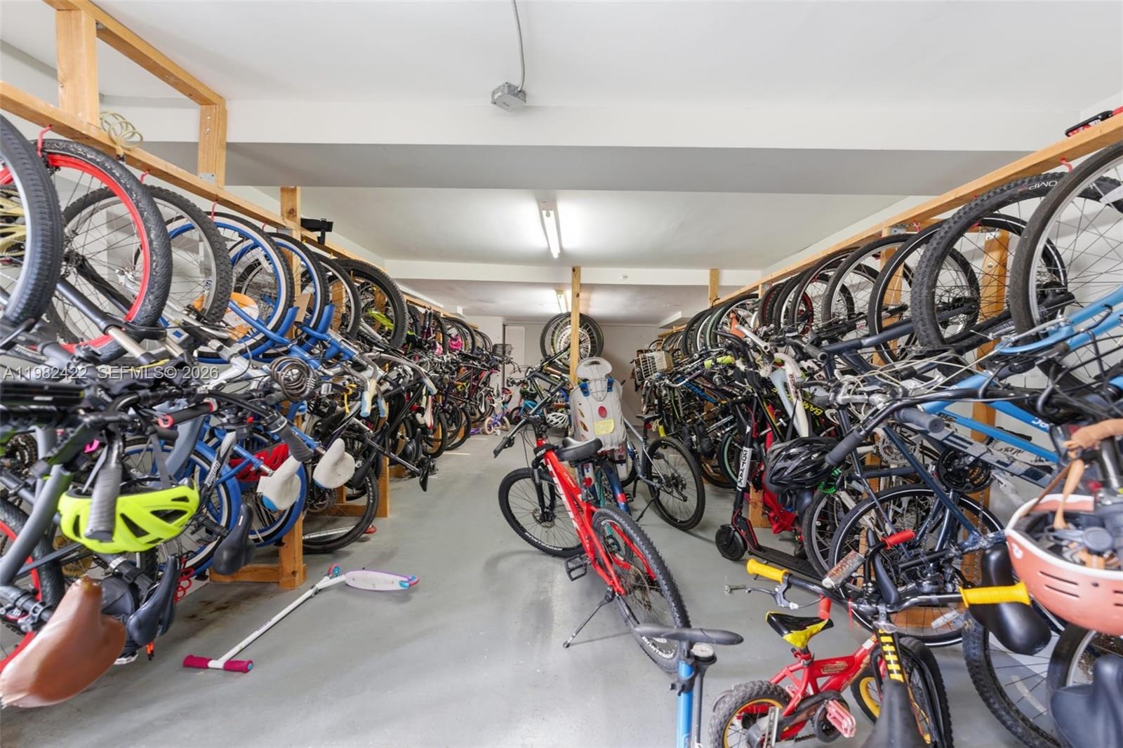 575 Crandon Boulevard, Unit 707 Key Biscayne, FL 33149 - Photo 17 of 21