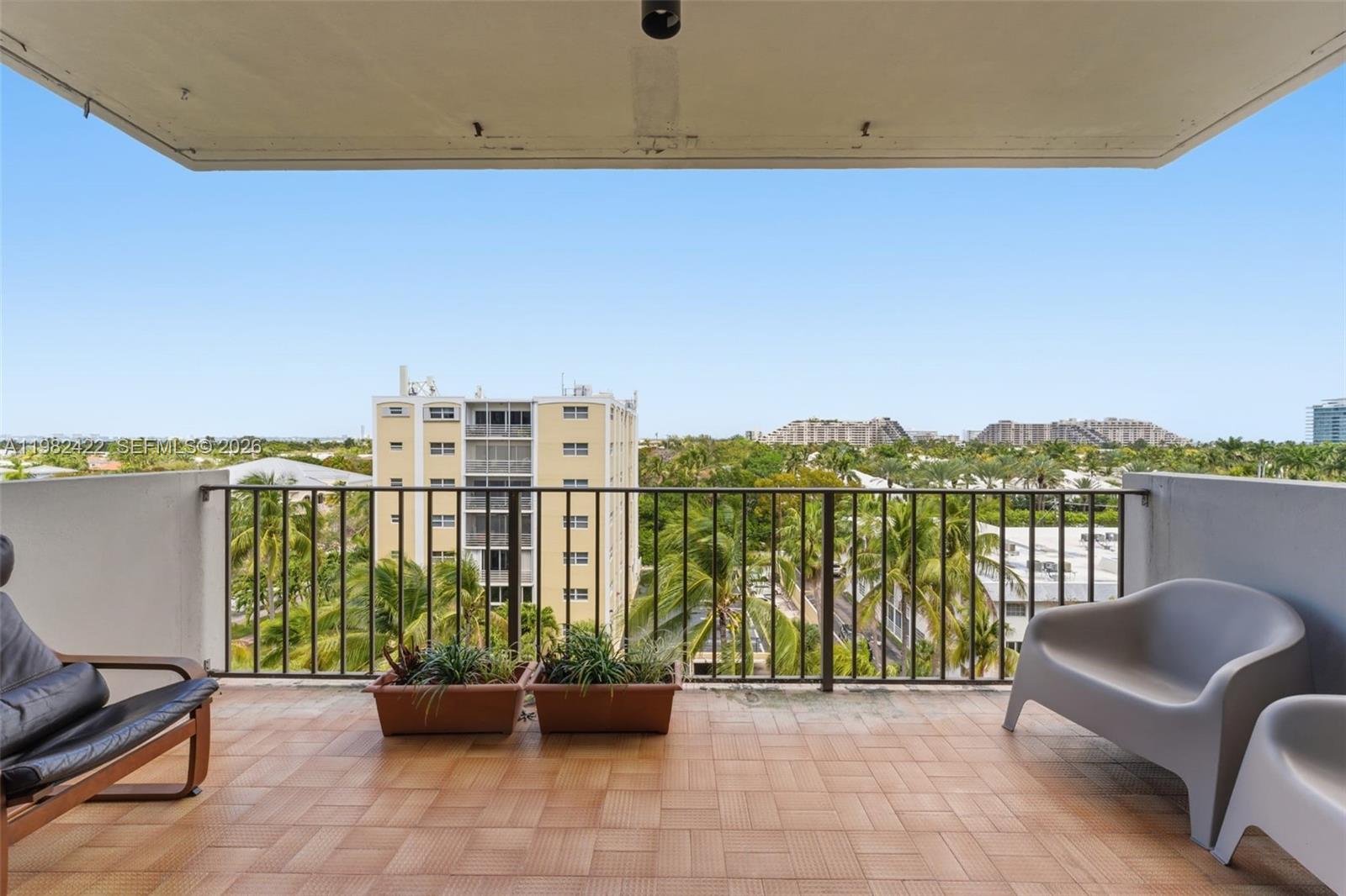 575 Crandon Boulevard, Unit 707 Key Biscayne, FL 33149 - Photo 4 of 21