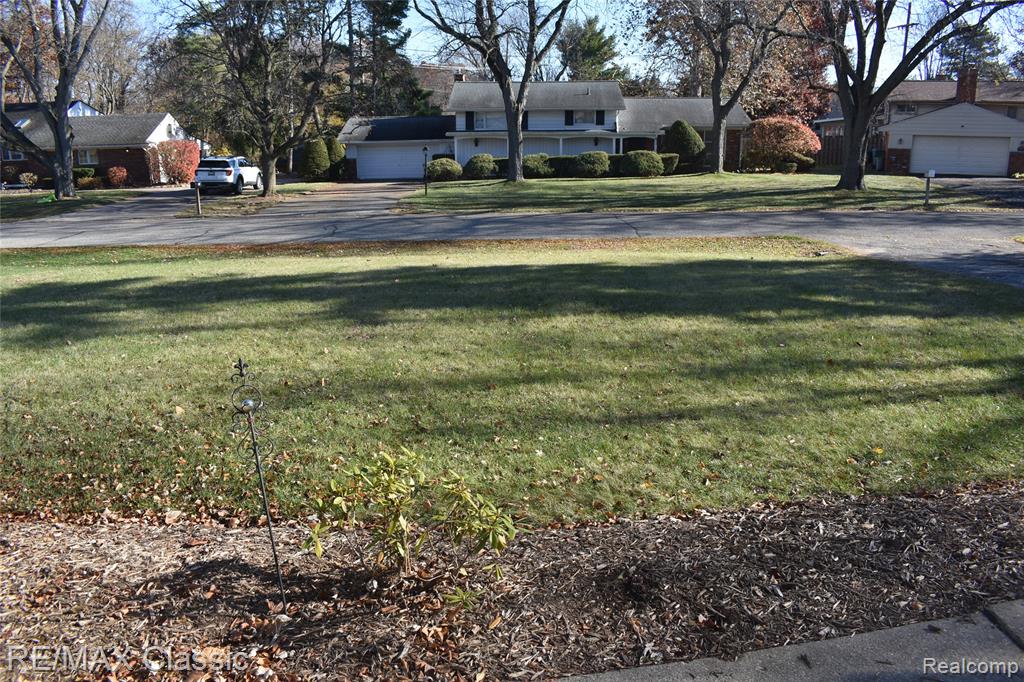 1977 Meadow Ridge Drive Walled Lake, MI 48390 - Photo 51 of 53