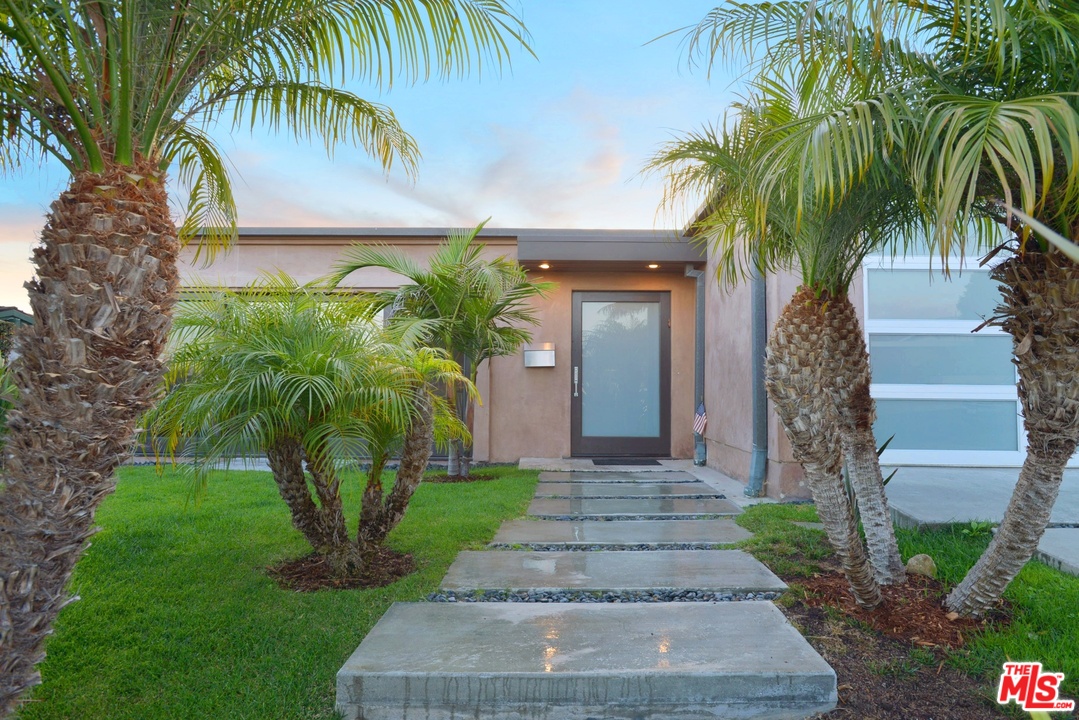3723 Castlerock Road Malibu, CA 90265 - Photo 2 of 50