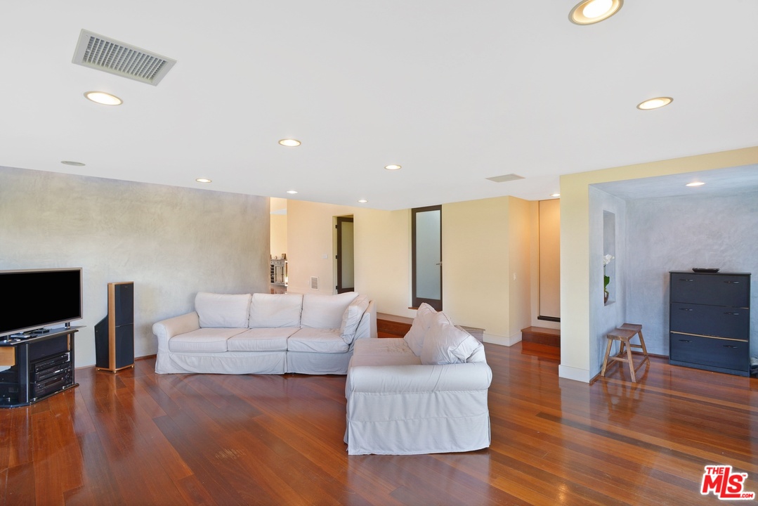 3723 Castlerock Road Malibu, CA 90265 - Photo 13 of 50