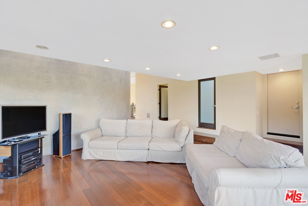 3723 Castlerock Road Malibu, CA 90265 - Photo 17 of 50
