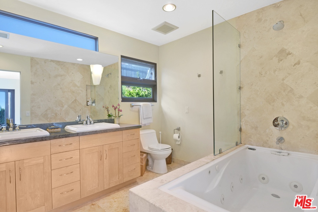 3723 Castlerock Road Malibu, CA 90265 - Photo 34 of 50