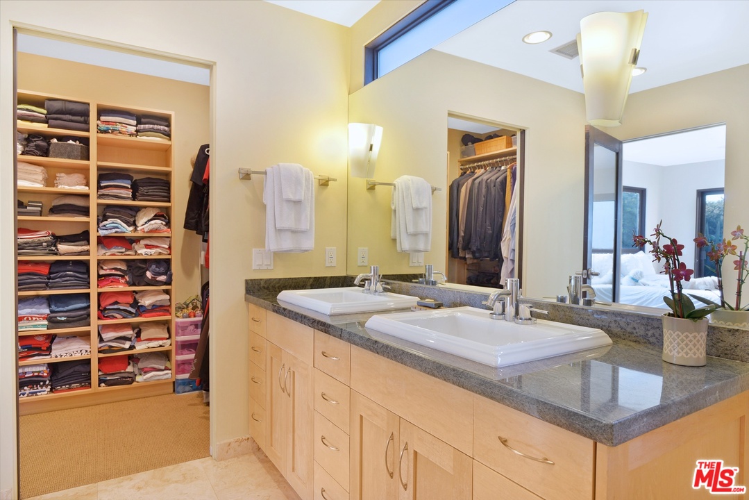 3723 Castlerock Road Malibu, CA 90265 - Photo 35 of 50