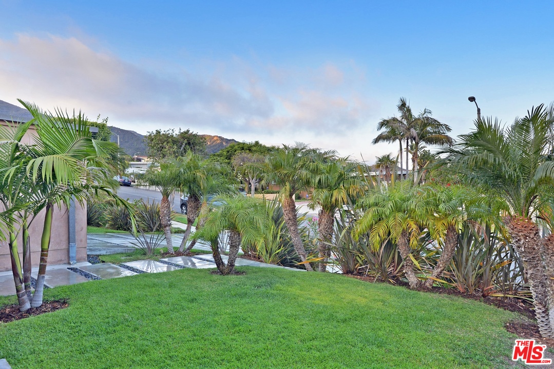 3723 Castlerock Road Malibu, CA 90265 - Photo 5 of 50