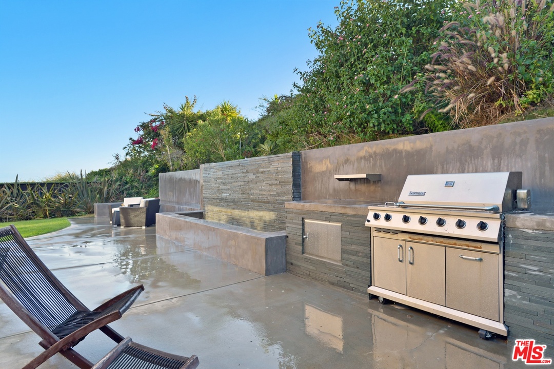3723 Castlerock Road Malibu, CA 90265 - Photo 45 of 50