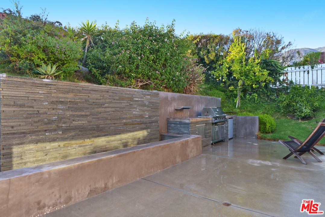 3723 Castlerock Road Malibu, CA 90265 - Photo 46 of 50