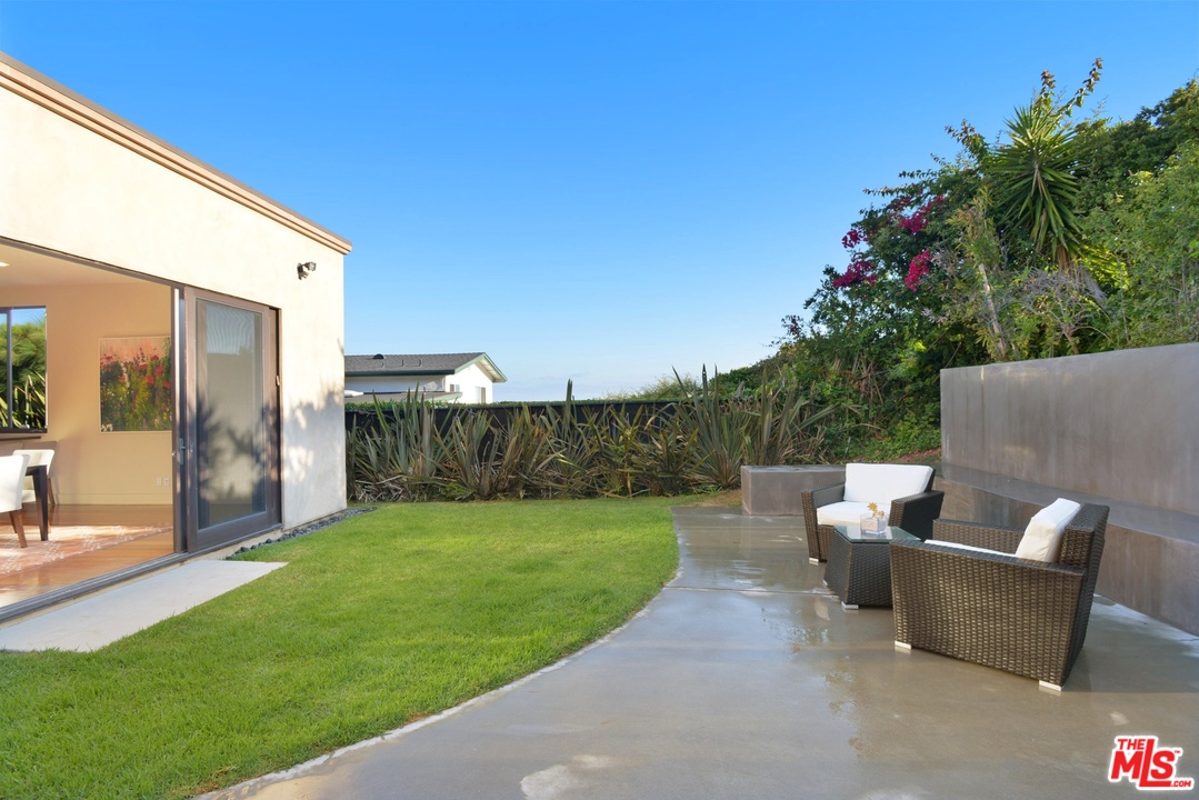 3723 Castlerock Road Malibu, CA 90265 - Photo 47 of 50
