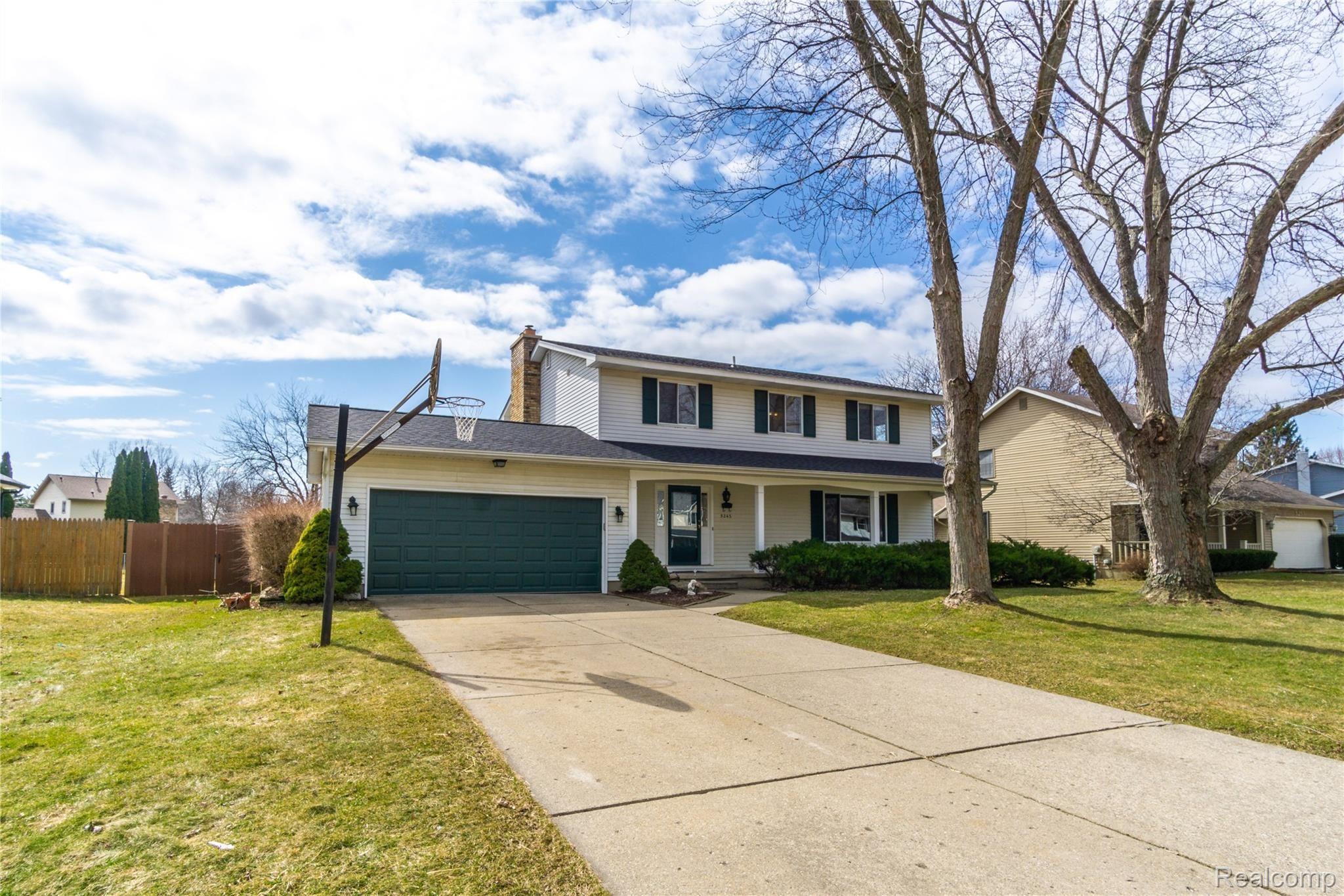 5243 Lethbridge Road Grand Blanc, MI 48439 - Photo 1 of 29 Exteriors (1 of 11).jpg