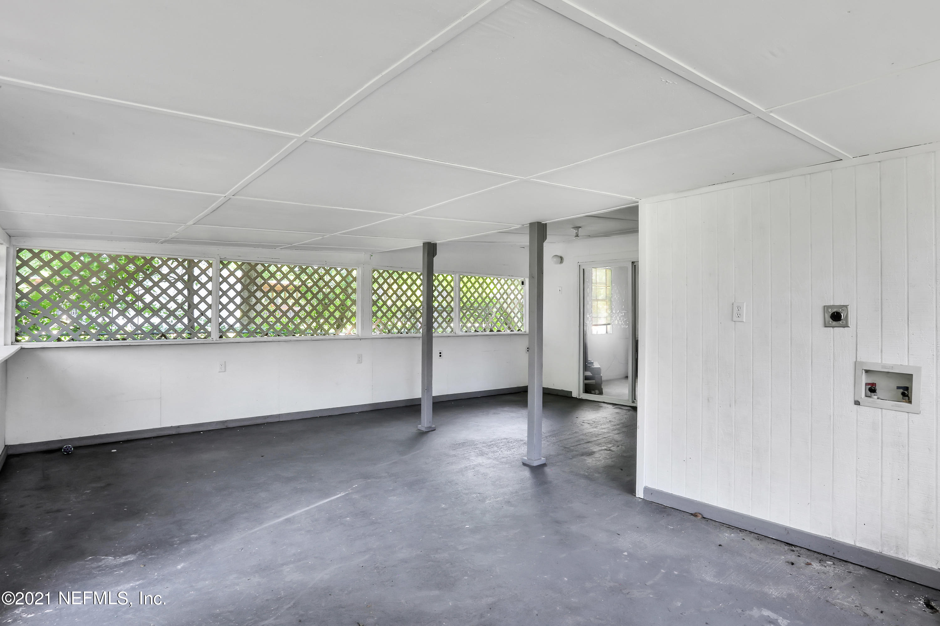 6125 Seaboard Avenue Jacksonville, FL 32244 - Photo 13 of 18 an empty room with a outdoor space