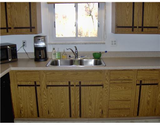 417 Sharon Road Coraopolis, PA 15108 - Photo 17 of 18 Kitchen.