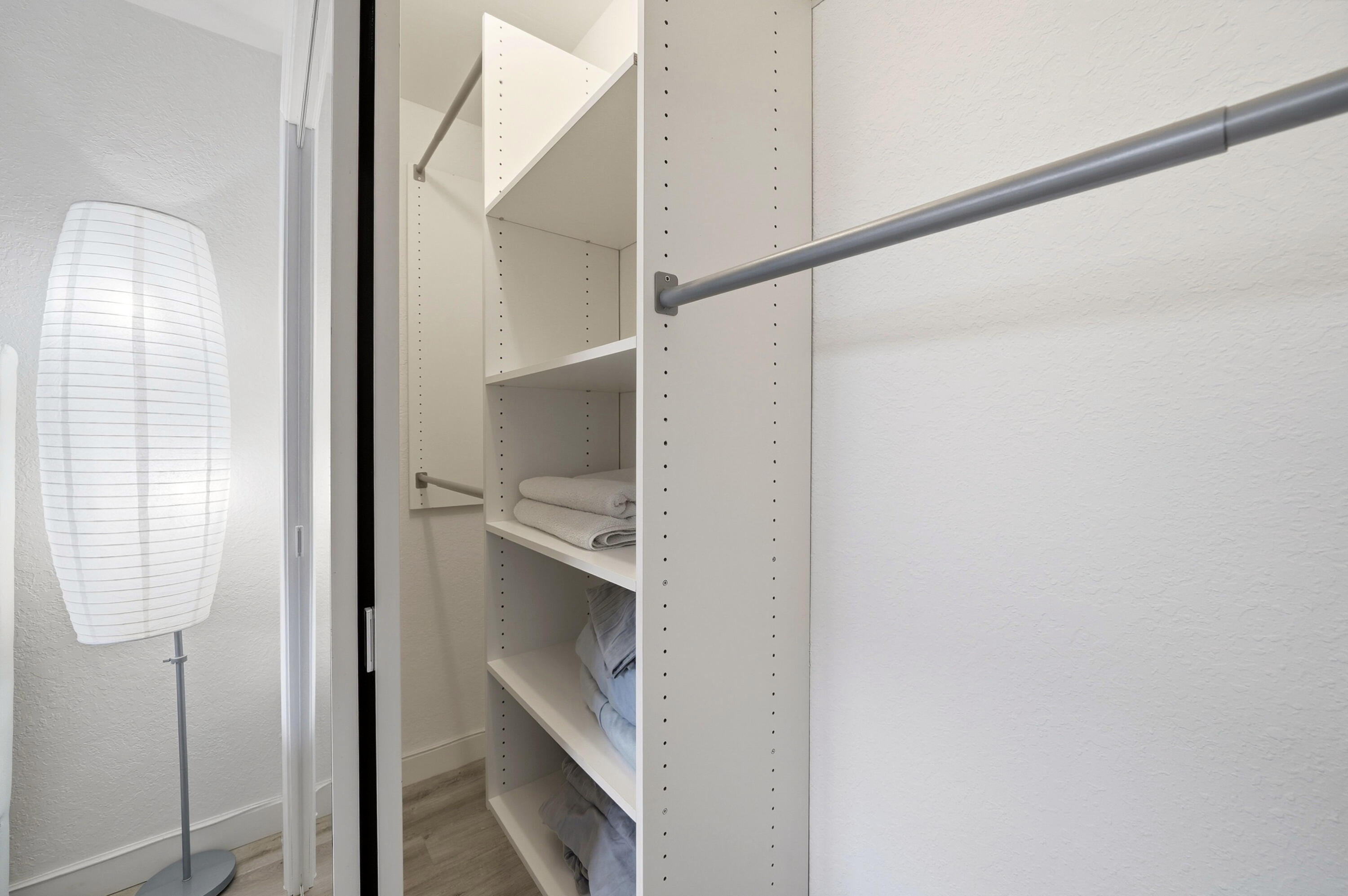 3510 Harrison Street, Unit 4 Hollywood, FL 33021 - Photo 20 of 31 a view of walk in closet
