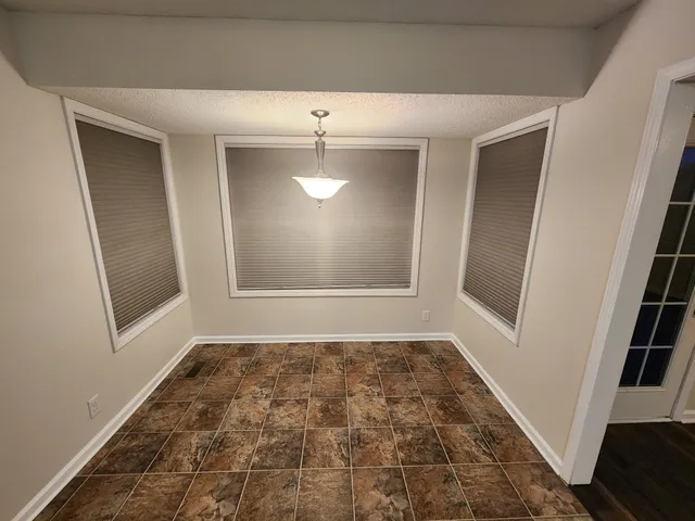 a view of empty room with window