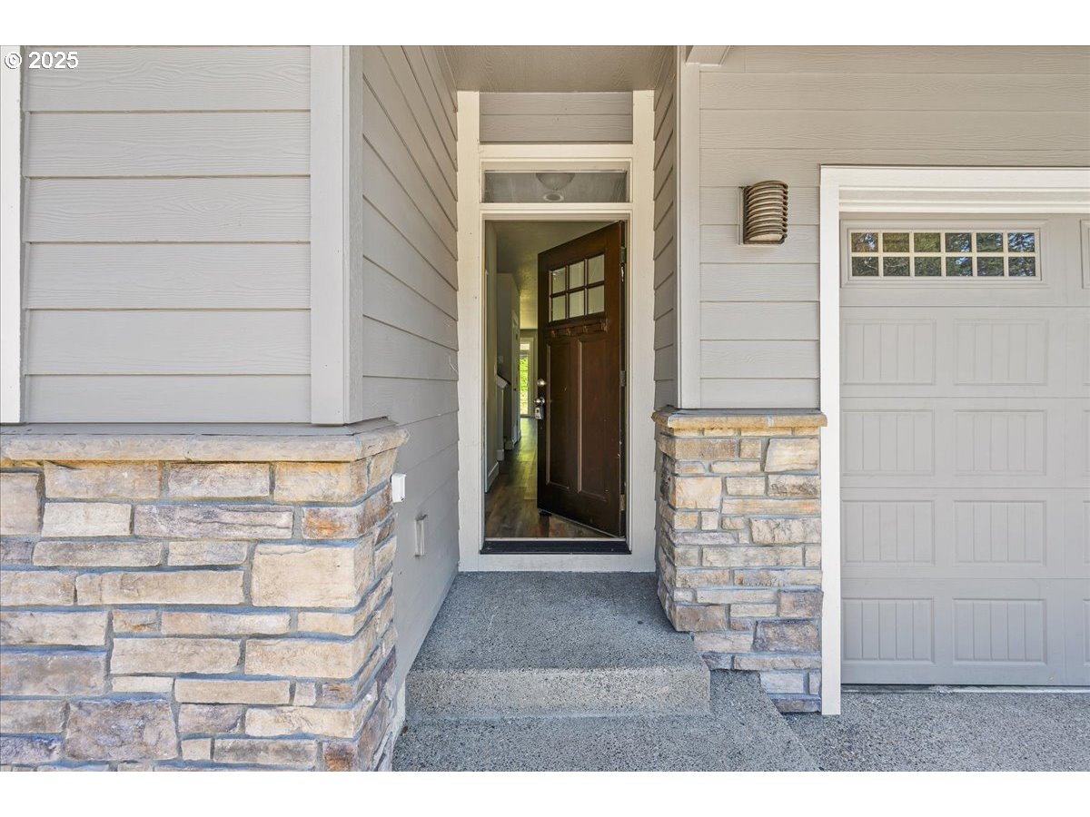 1375 Northeast Cascadia Ridge Drive Estacada, OR 97023 - Photo 2 of 46 Gallery Image 2
