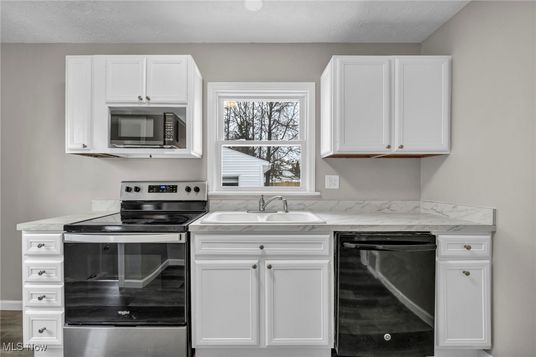 1677 Mapledale Road Wickliffe, OH 44092 - Photo 8 of 22