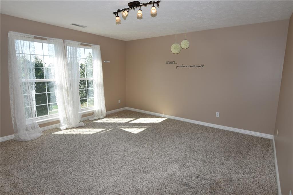 3744 Jonathan Ridge Columbus, IN 47201 - Photo 12 of 24 Gallery Image 12