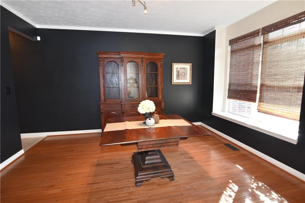 3744 Jonathan Ridge Columbus, IN 47201 - Photo 4 of 24 Gallery Image 4