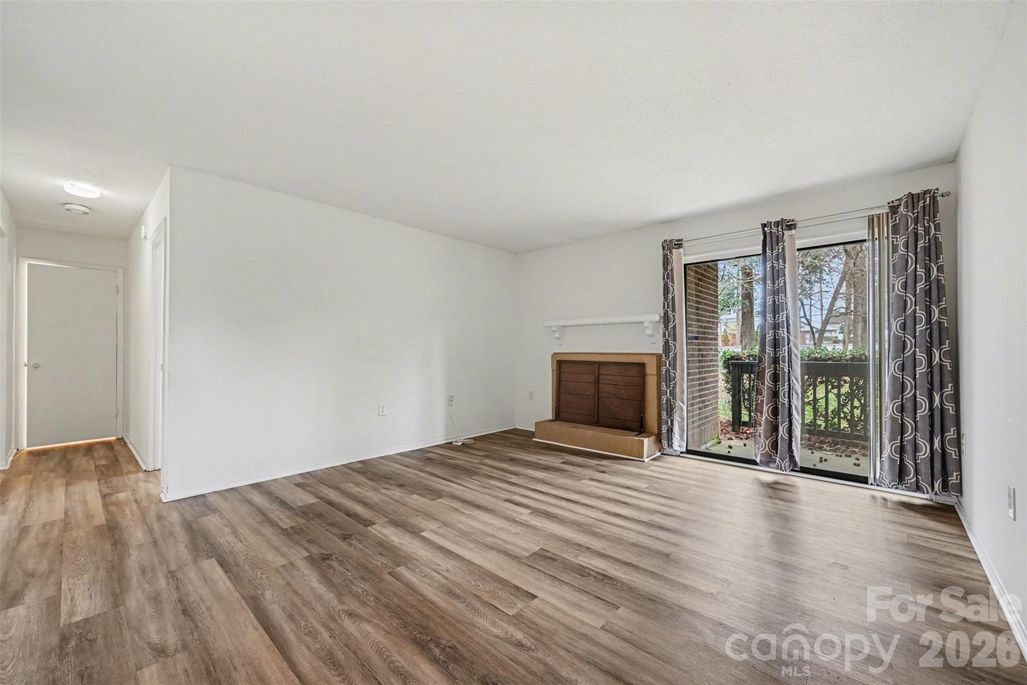 4906 Sardis Road, Unit B Charlotte, NC 28270 - Photo 4 of 24