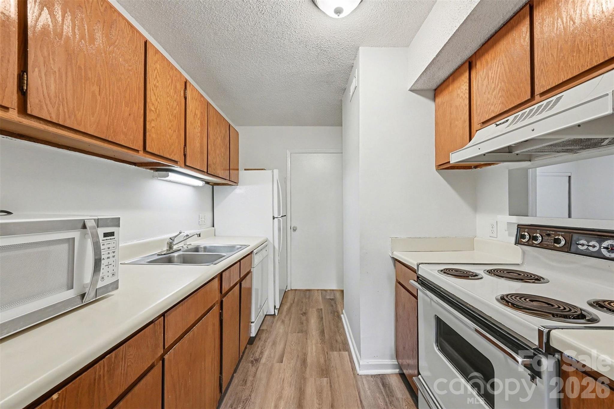 4906 Sardis Road, Unit B Charlotte, NC 28270 - Photo 8 of 24