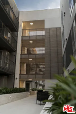 $5,030 | 3425 West Olive Avenue, Unit 149, Burbank, CA 91505