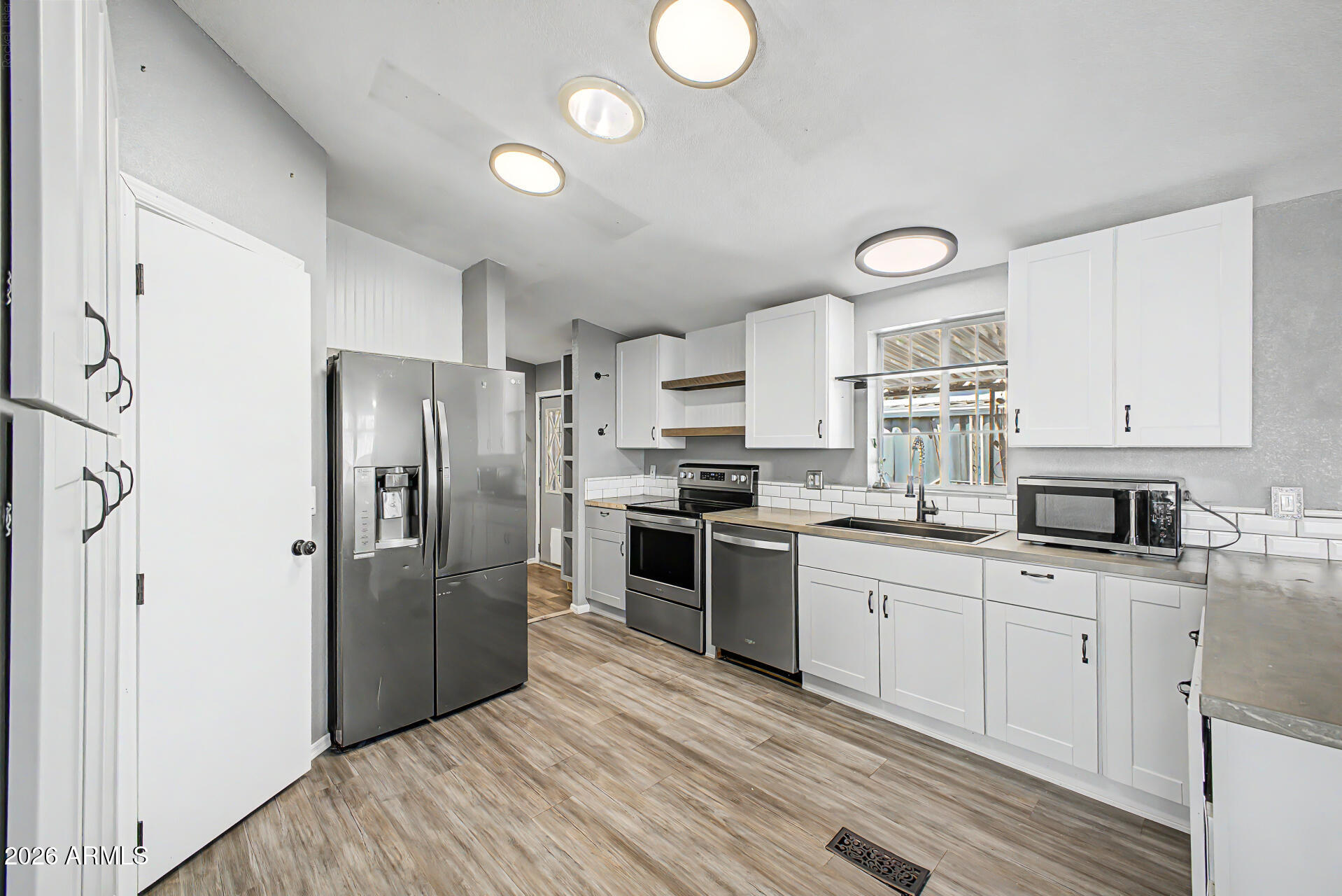 1630 East John Cabot Road Phoenix, AZ 85022 - Photo 12 of 26 15 - John Cabot