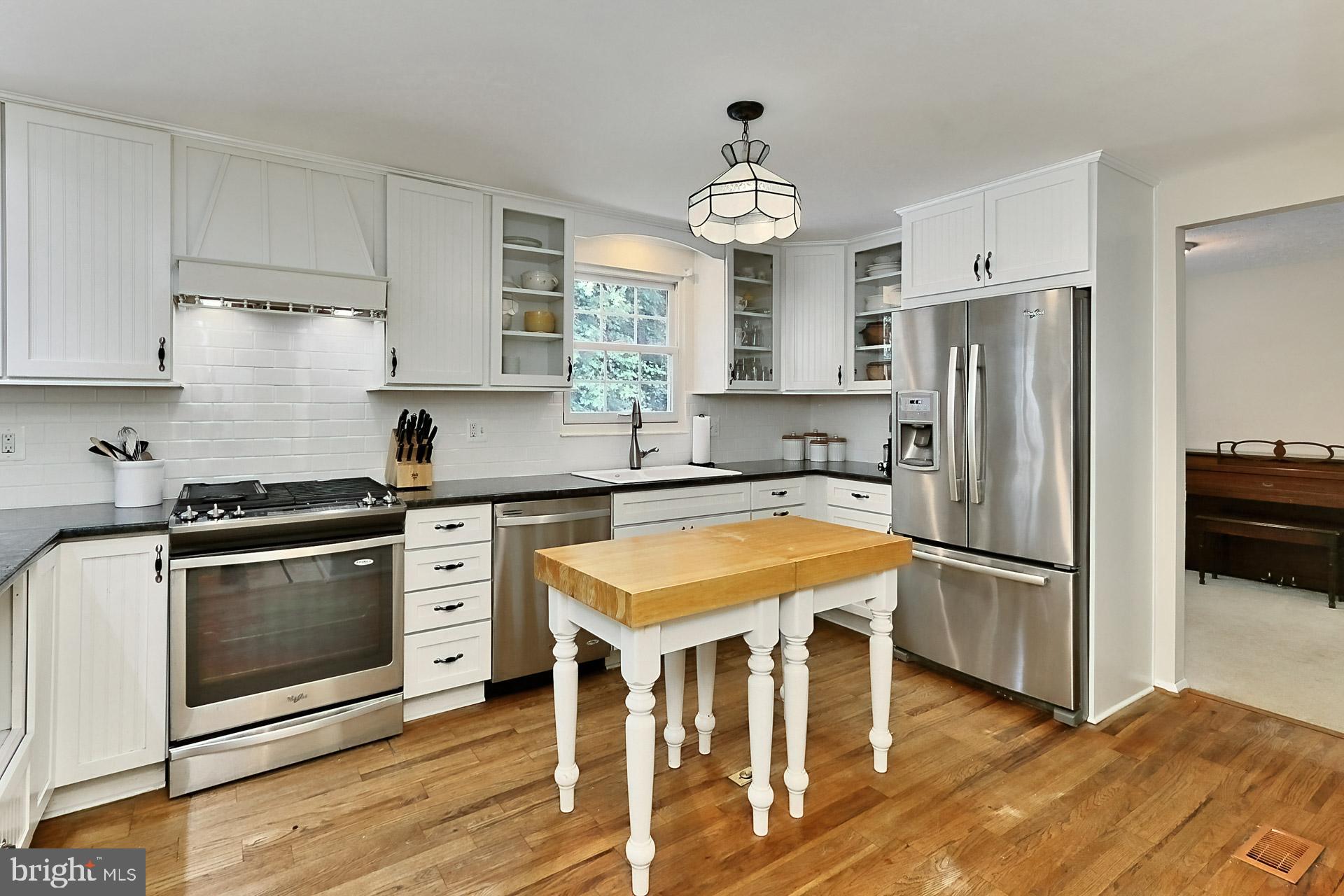 8415 Rainbow Bridge Lane Springfield, VA 22153 - Photo 11 of 36