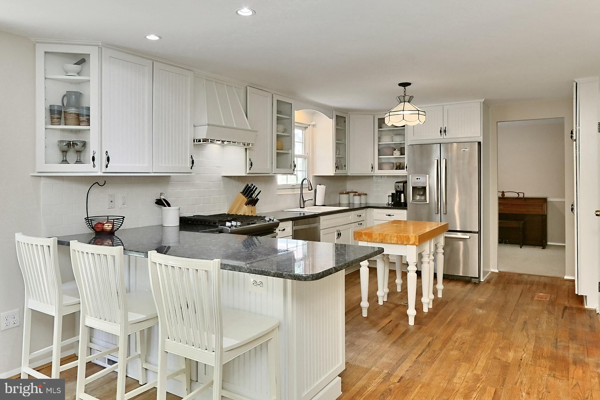 8415 Rainbow Bridge Lane Springfield, VA 22153 - Photo 12 of 36