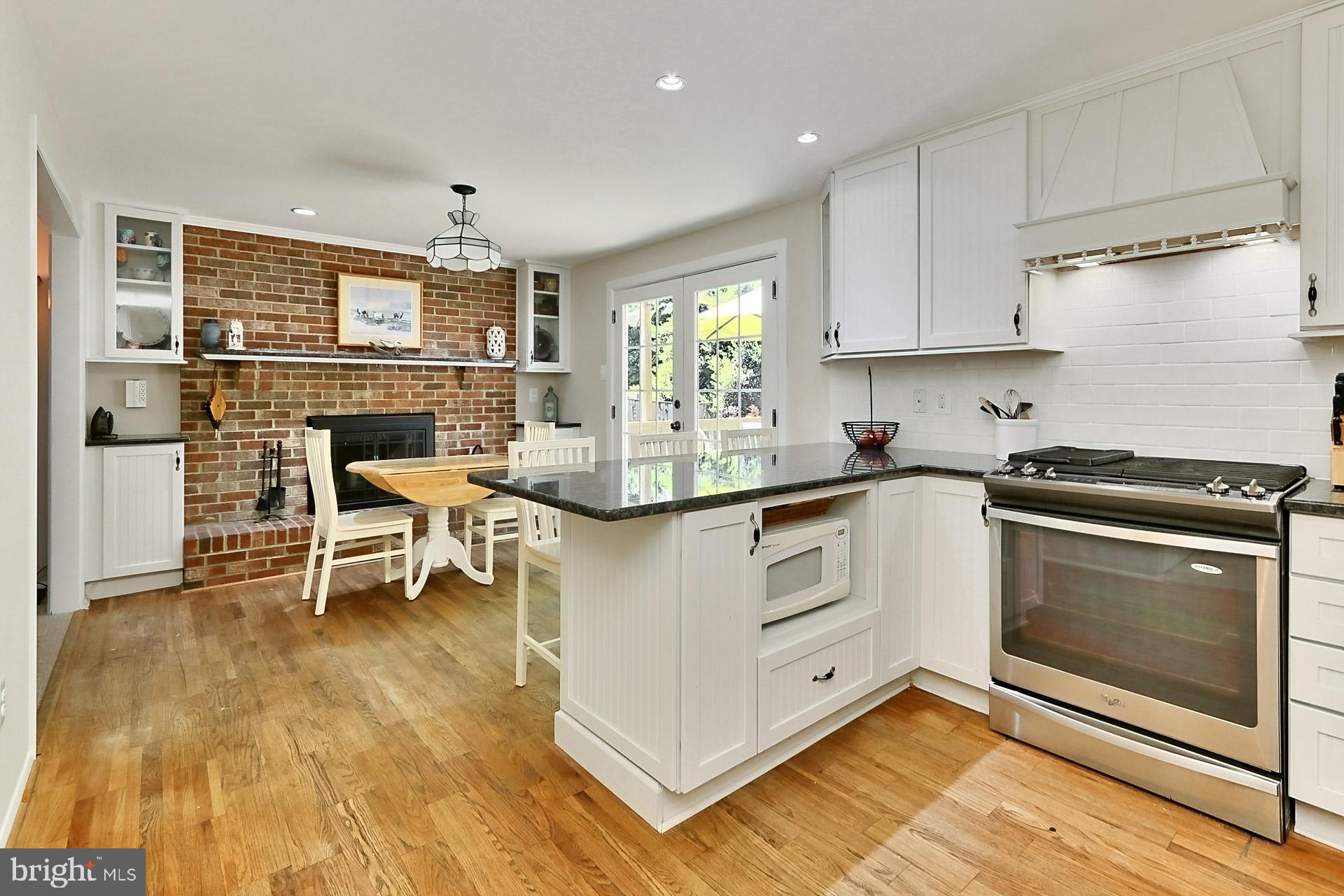 8415 Rainbow Bridge Lane Springfield, VA 22153 - Photo 14 of 36