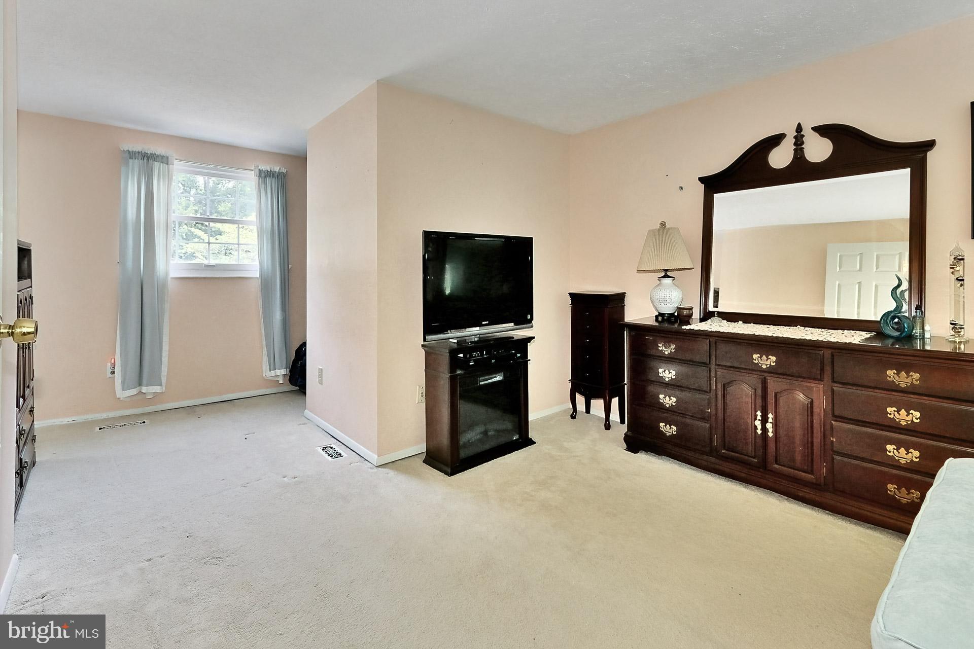 8415 Rainbow Bridge Lane Springfield, VA 22153 - Photo 21 of 36