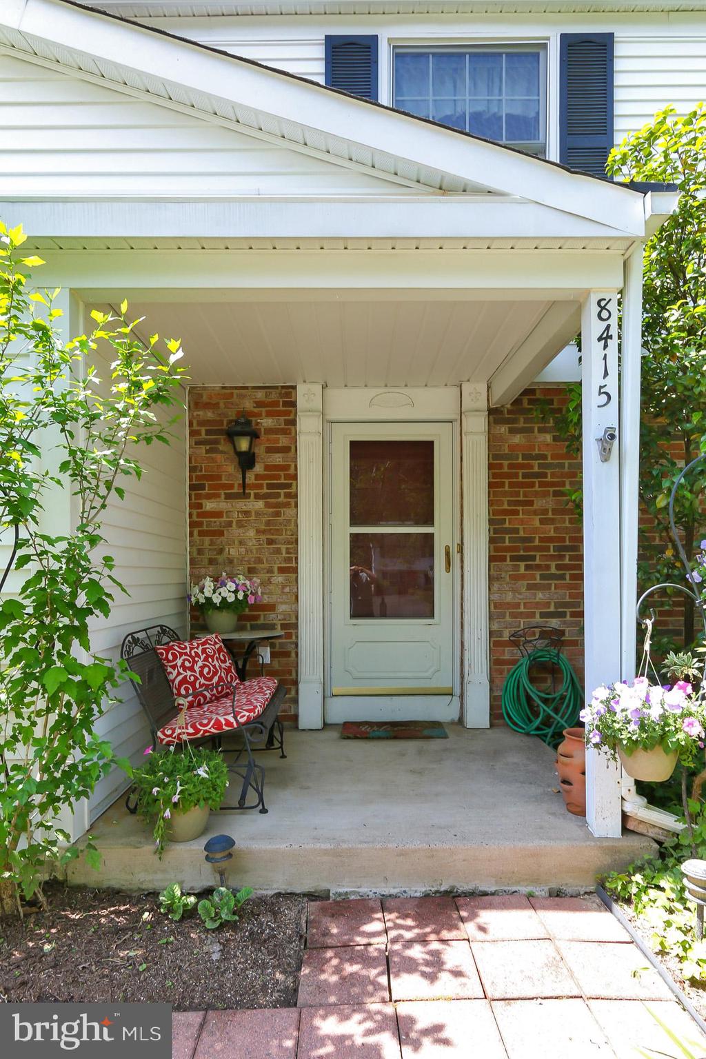 8415 Rainbow Bridge Lane Springfield, VA 22153 - Photo 3 of 36