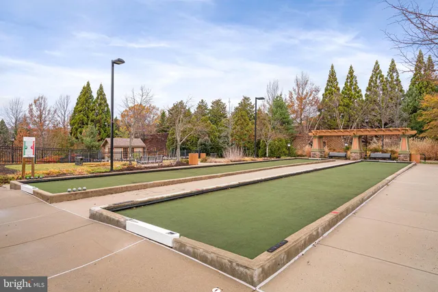 a view of a tennis court