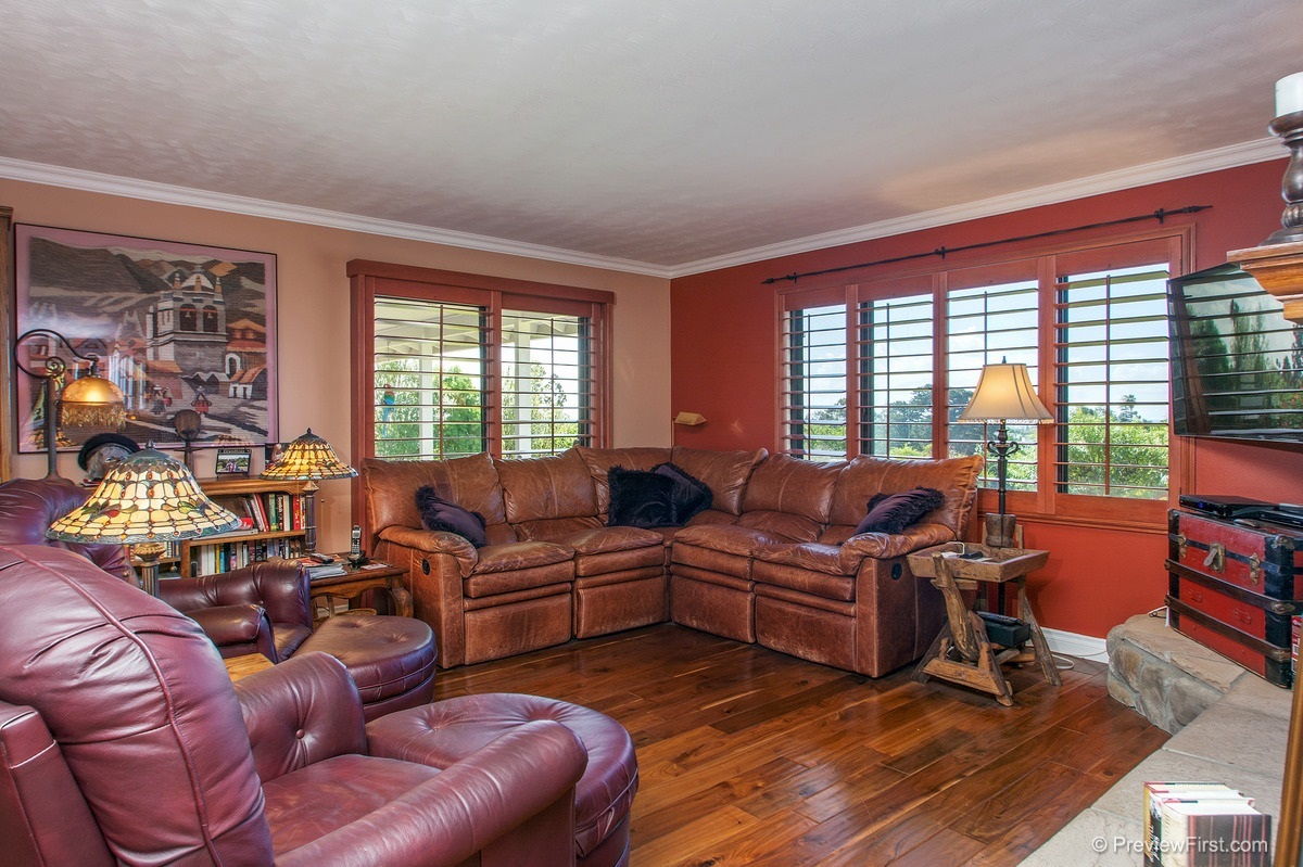 1455 Ridgeway Street Oceanside, CA 92054 - Photo 12 of 25 Gallery Image 12