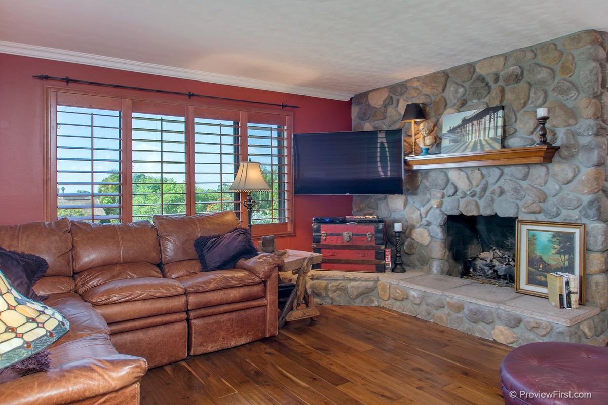 1455 Ridgeway Street Oceanside, CA 92054 - Photo 14 of 25 Gallery Image 14