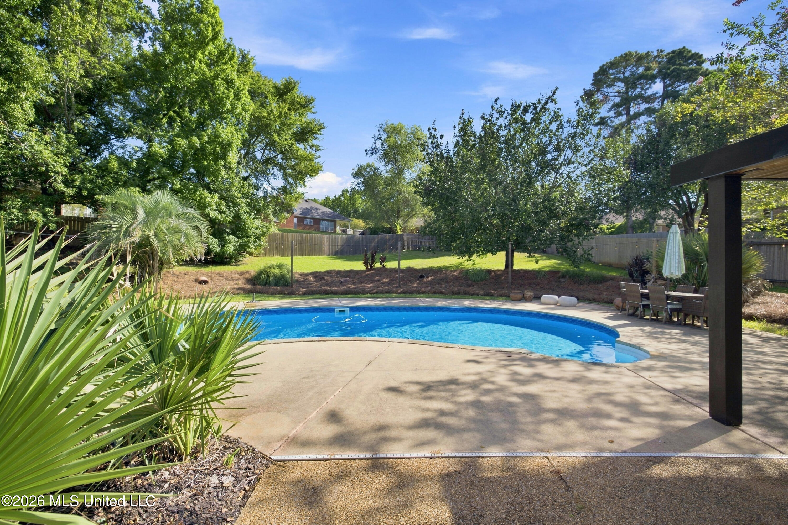 102 Spring Valley Drive Brandon, MS 39047 - Photo 2 of 37 4C4A0108