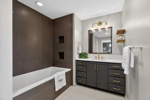 $649,000 | 1212 Laurel Street, Unit 2206, Nashville, TN 37203