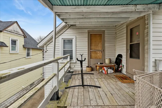 $375,000 | 609 1st Street, Libertyville, IL 60048