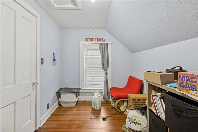 $375,000 | 609 1st Street, Libertyville, IL 60048