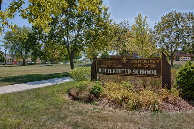 $375,000 | 609 1st Street, Libertyville, IL 60048