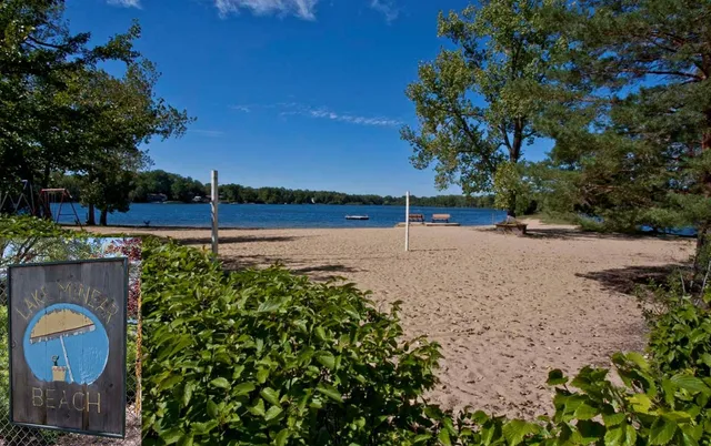 $375,000 | 609 1st Street, Libertyville, IL 60048