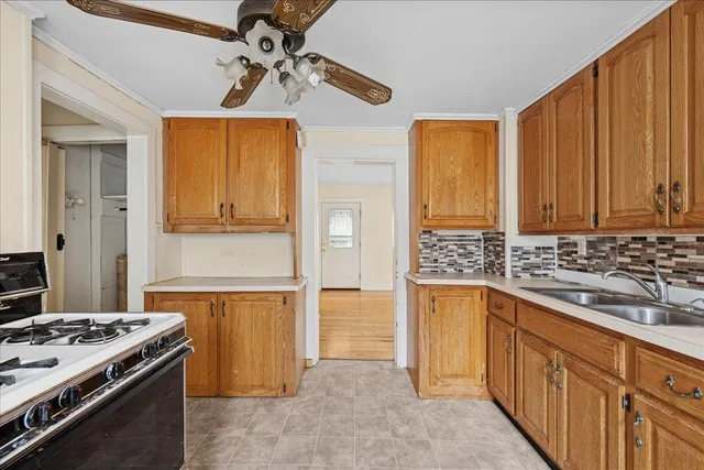 $375,000 | 609 1st Street, Libertyville, IL 60048