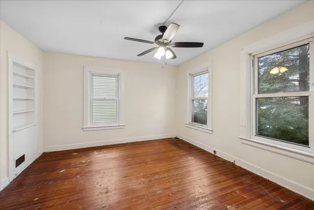 $375,000 | 609 1st Street, Libertyville, IL 60048