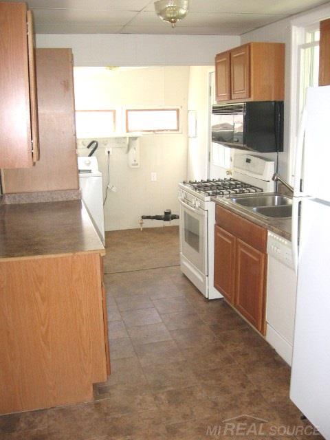 7372 Shoreward Road Lexington, MI 48450 - Photo 8 of 20