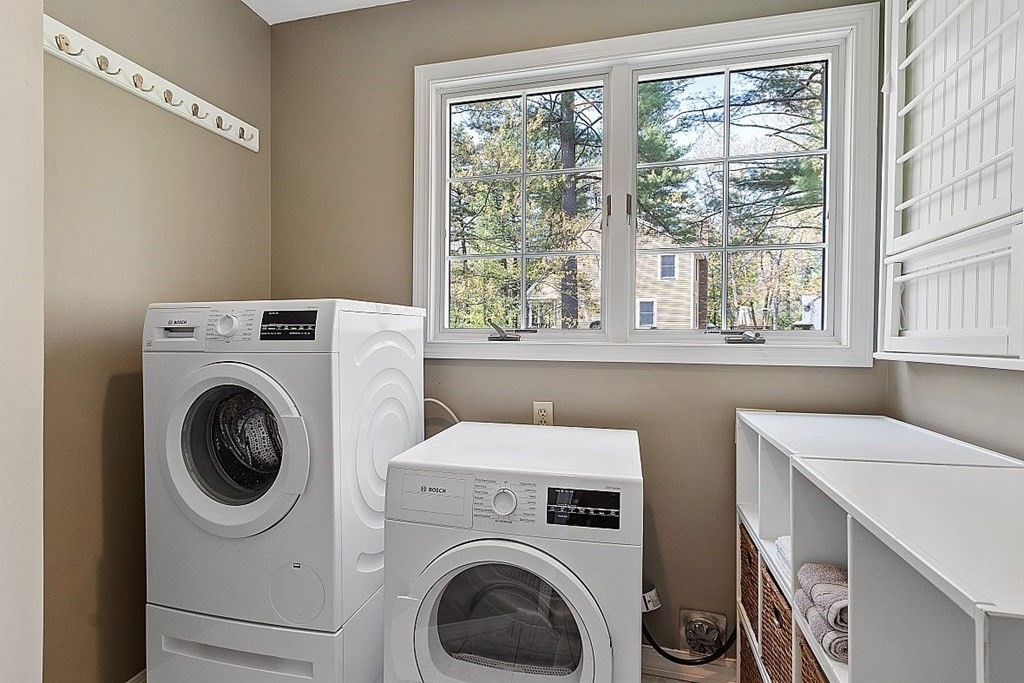 793 Reservoir Road Lunenburg, MA 01462 - Photo 38 of 39 a utility room with dryer and washer