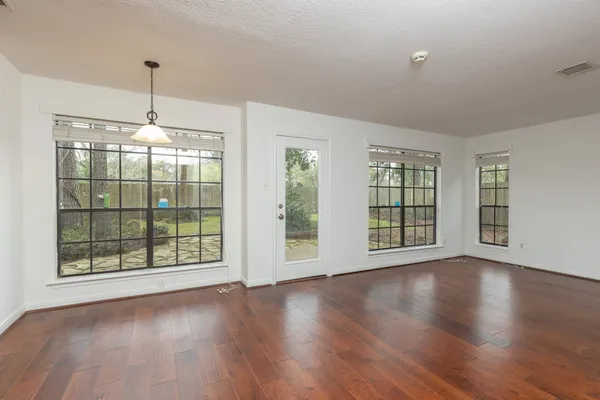 $2,050 | 3223 Golden Willow Drive, Kingwood, TX 77339
