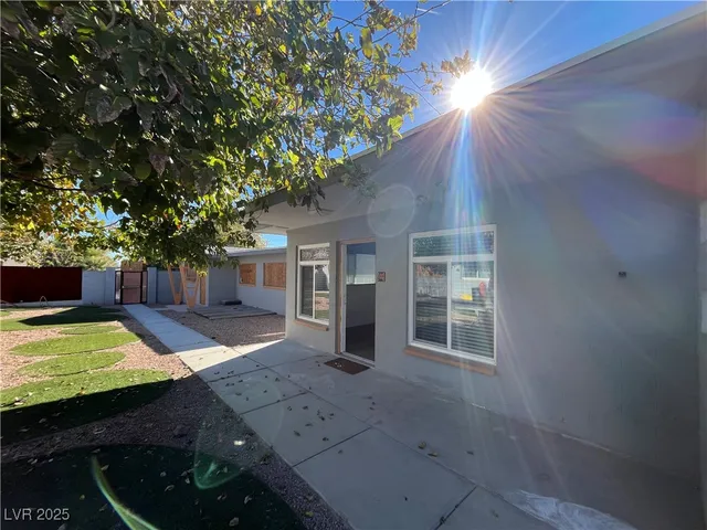 $500 | 222 South 10th Street, Unit 102, Las Vegas, NV 89101