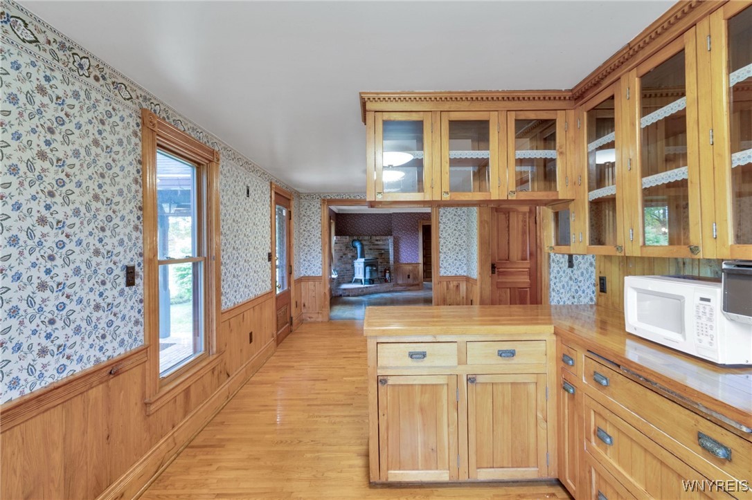 7745 Westphalinger Road Clarence, NY 14051 - Photo 16 of 50 kitchen serving peninsula