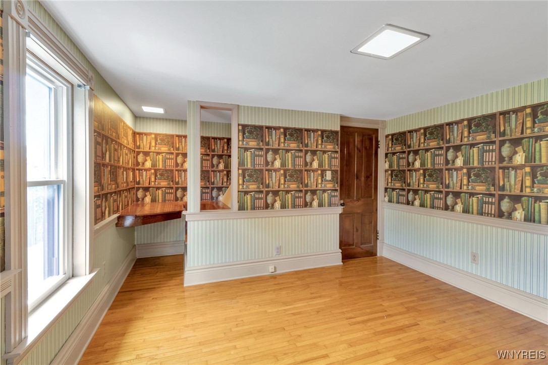 7745 Westphalinger Road Clarence, NY 14051 - Photo 26 of 50 2nd floor bedroom with built in study nook and fli