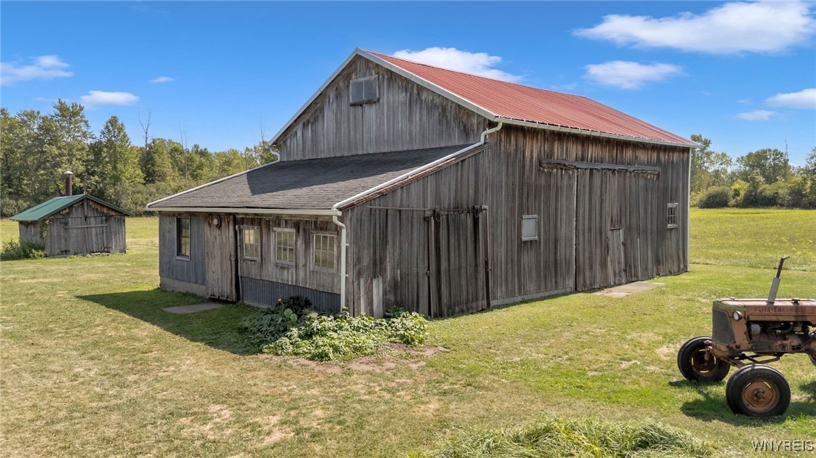 7745 Westphalinger Road Clarence, NY 14051 - Photo 42 of 50 1910 built barn
