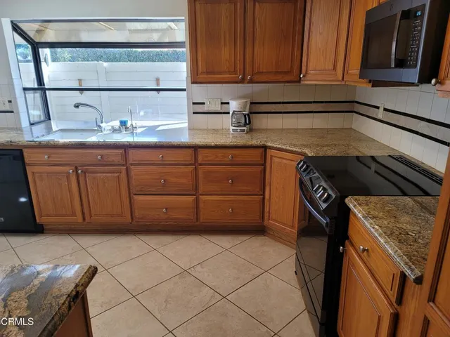 $695,000 | 2105 Avenida San Antero, Camarillo, CA 93010