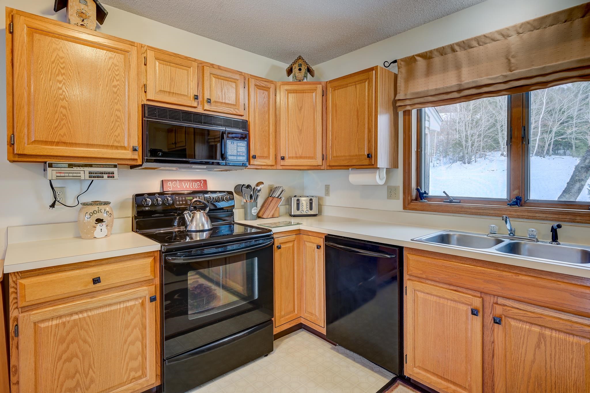 A15 Eagle Rdg Condo Road Intervale, NH 03845 - Photo 3 of 32 Gallery Image 3
